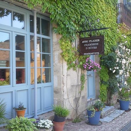 Avec Plaisir Acomodação com café da manhã Saint-Plaisir Exterior foto